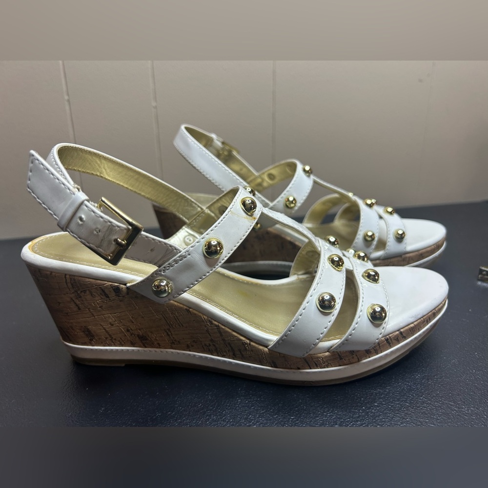 Dexter Sandals White & Gold Stud Cork Wedge Sandals Sz 8.5 - some scuffs & marks